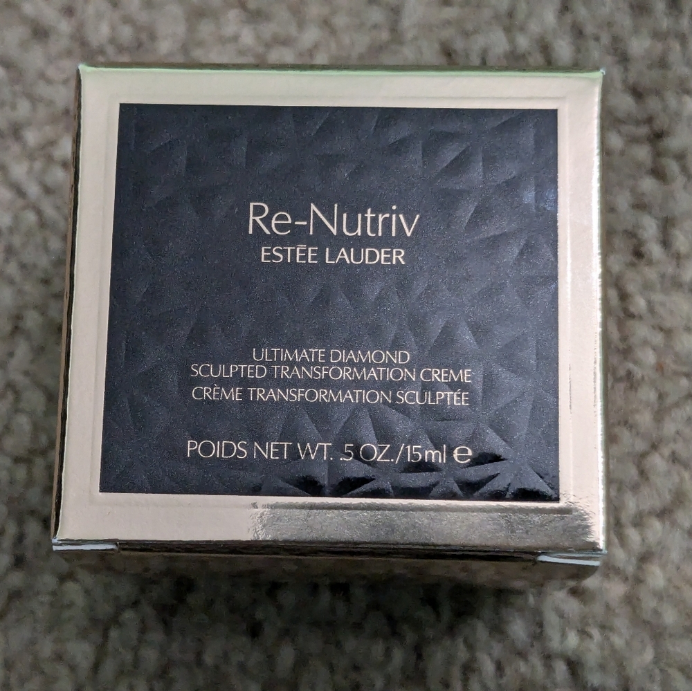 Estee Lauder Re-Nutriv Ultimate Diamond Sculpted Transformative Creme Moisturize